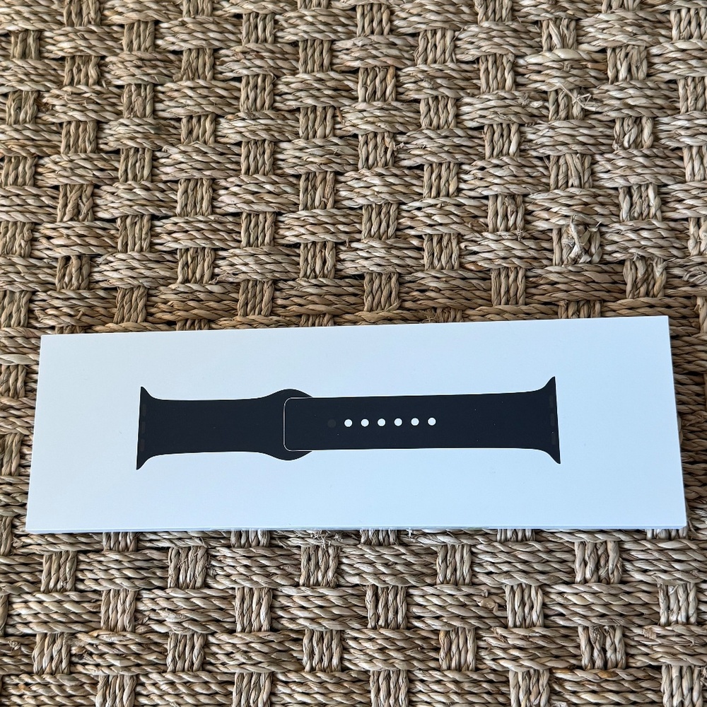 GREAT GIFT: *NEW* *UNOPENED BOX* Apple Watch Sport Band